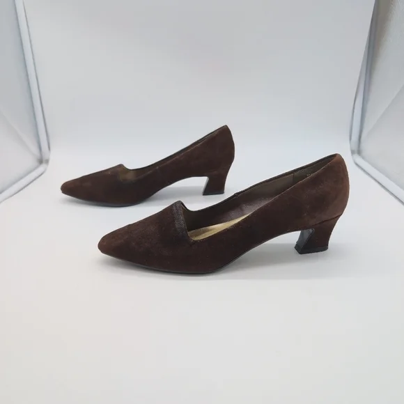 Mootsie's Tootsies Sz 10 Brown Suede Heels with Pointed Toe Vintage 90s - Picture 5 of 9